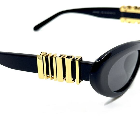 New, LOEWE Sunglasses LW40156U 01A Authentic main image 10